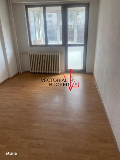 4 camere decomandat, etaj intermediar Piata Delfinului