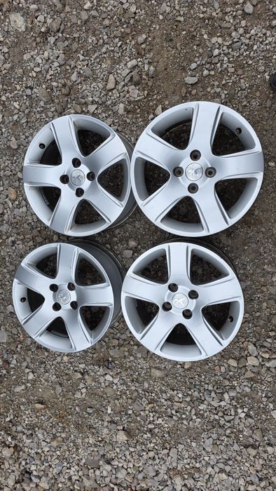 Оригинални 16" Peugeot 4x108 7j ET32