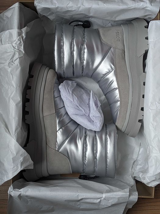 Апрески BOSS Foster в сребристо