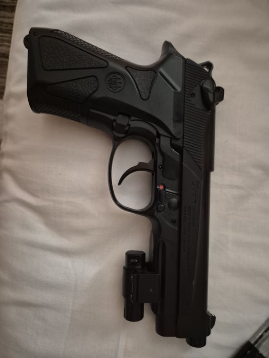 Pistol Beretta umarex airsoft standard fara upgrade