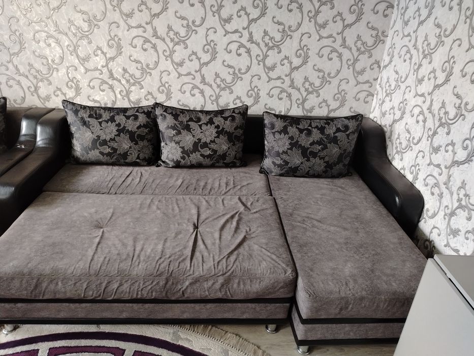 Продам диван с креслом