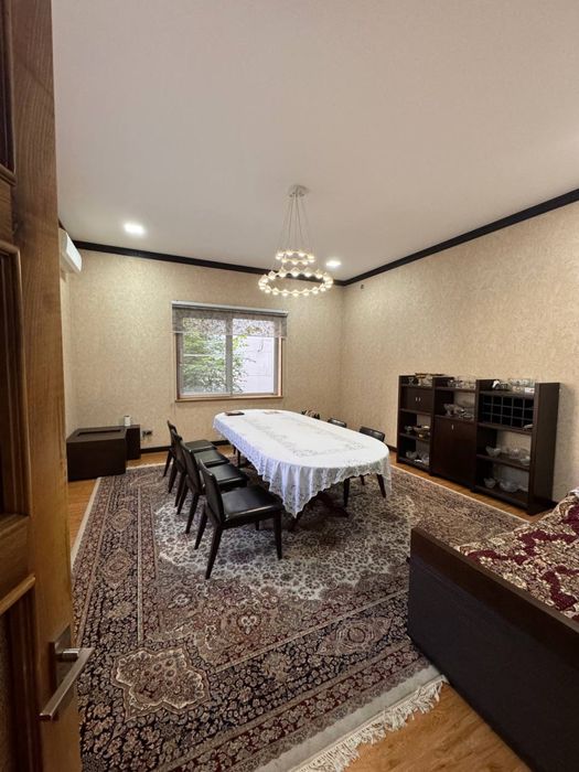 Сдается Срочно Яккасарайский р-н шикарный большой дом