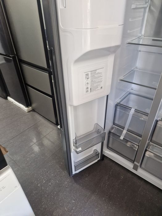 Хладилник Samsung Side By side