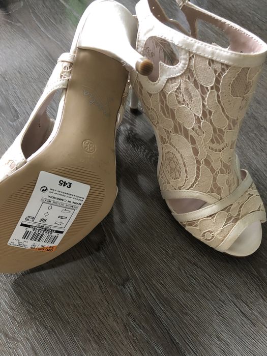 Sandale M&S noi, superbe