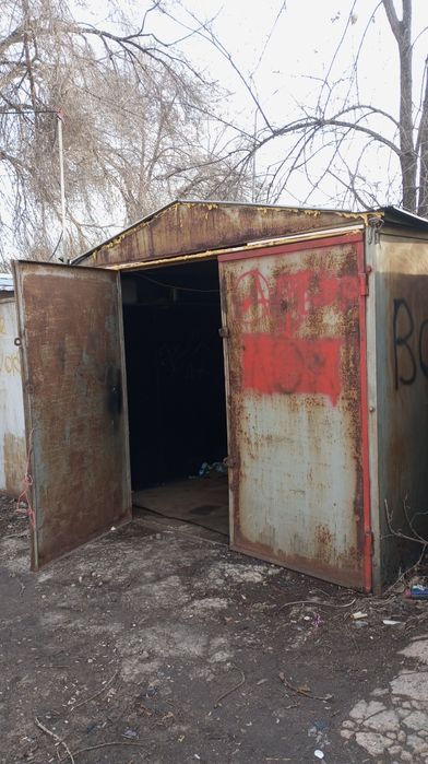Продам гараж со светом