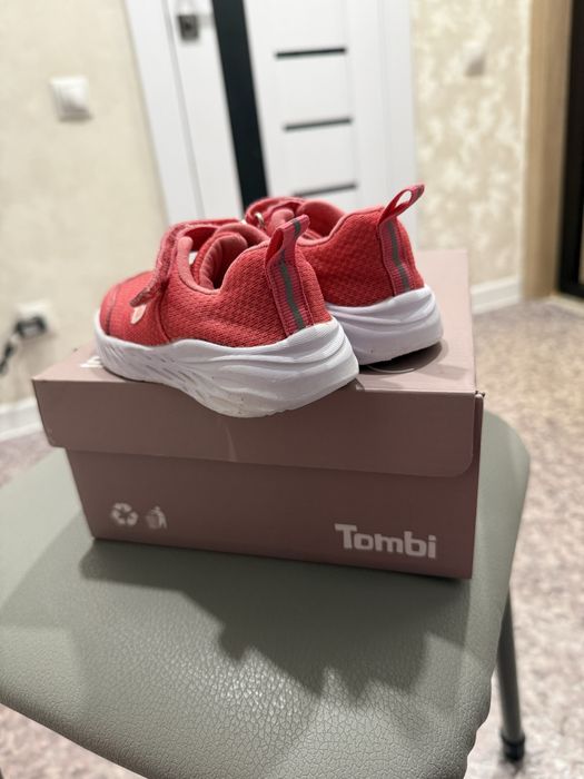 Кроссовки и кроксы