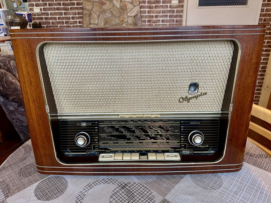 Ретро лампово  радио Olympia 571 W