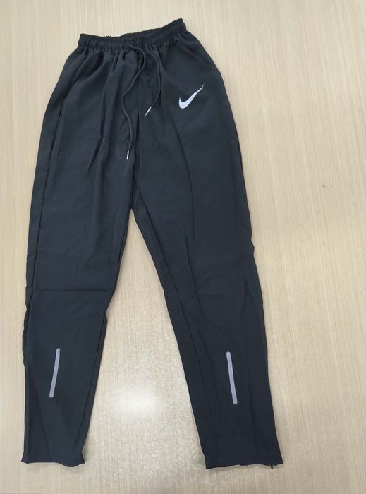 Pantaloni Nike