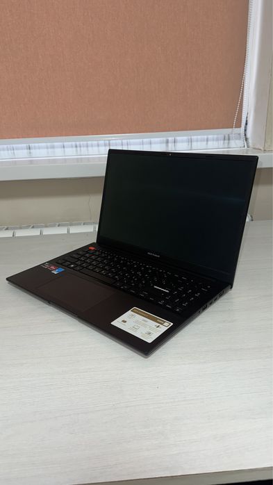 Asus Vivobook с QLED экраном