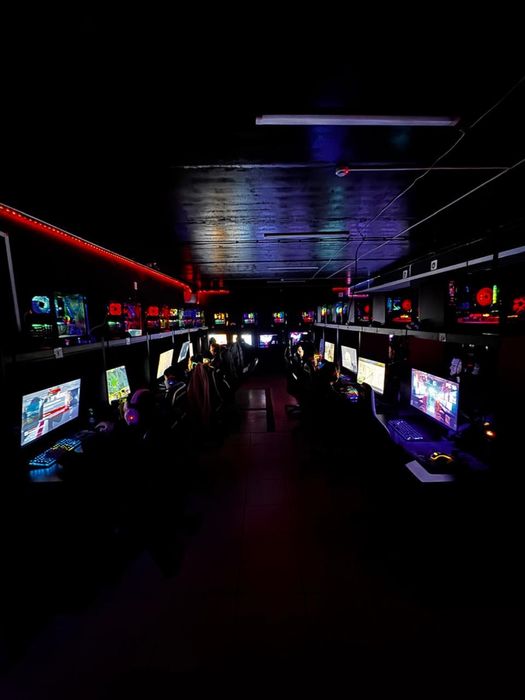 Продам компьютерный клуб