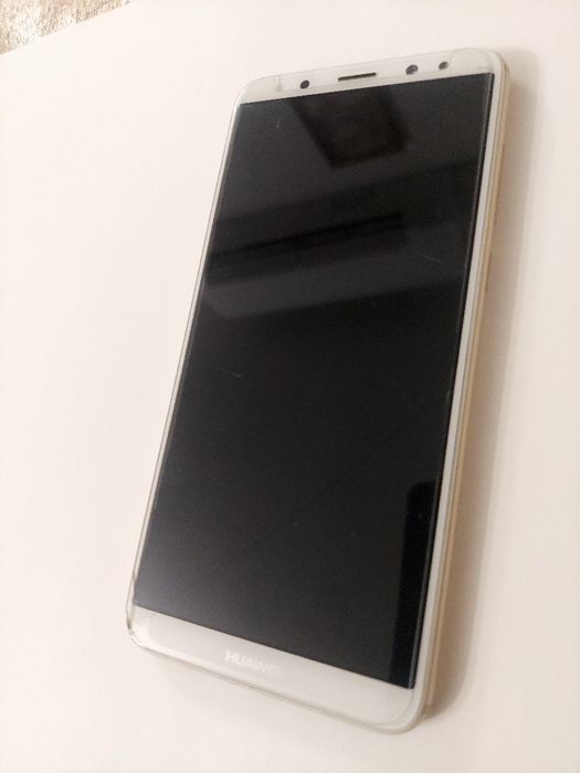Телефон Huawei Mate 10 light