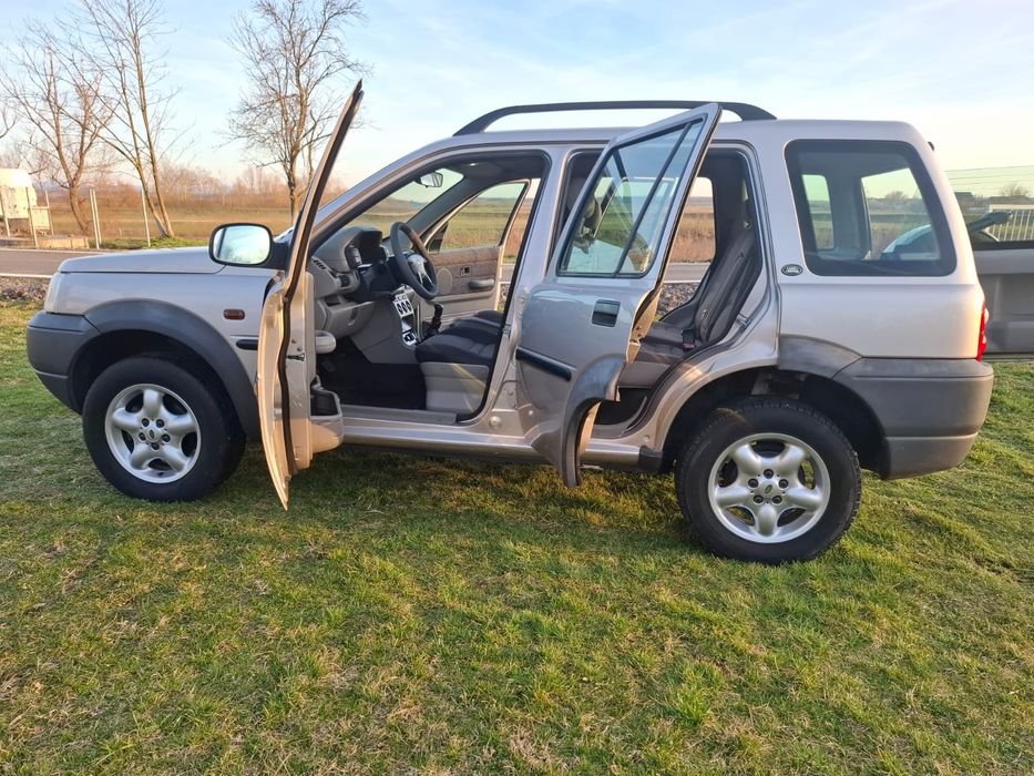 Vînd land rover freelander td4