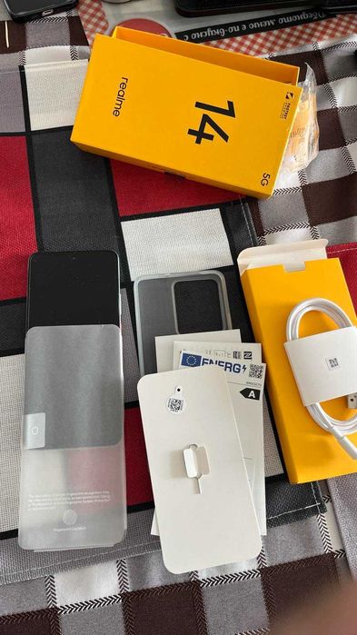 ЧИСТО НОВ Mobile Phone  REALME    RMX 5070