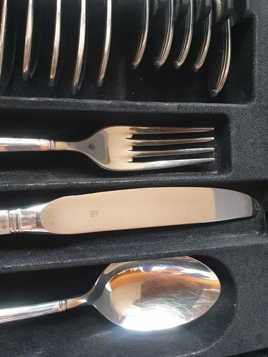 Комплект маркови прибори за хранене