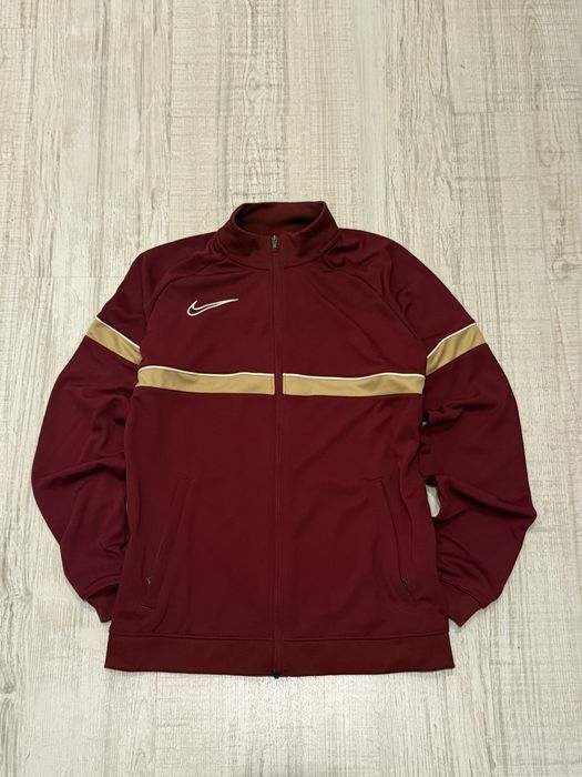 Spider екип, Оригинално Nike горнище, Zara официален панталон, тениска