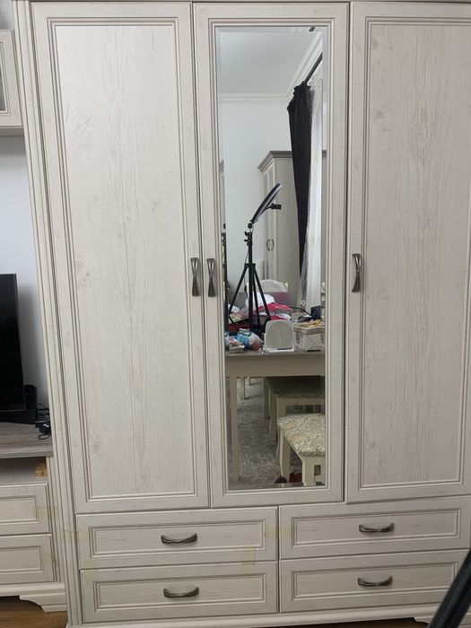 Шкаф большой