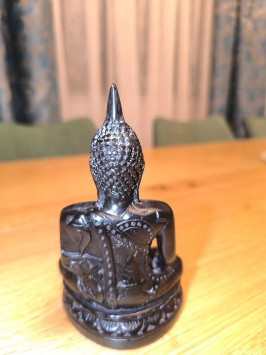 Statuie din rășină cu Buddha în poziție de meditație