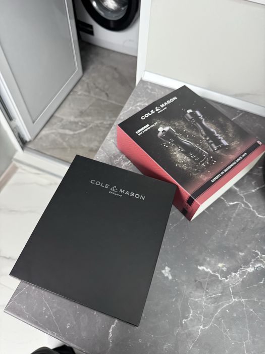 Комплект мелнички за сол и пипер Cole&Mason