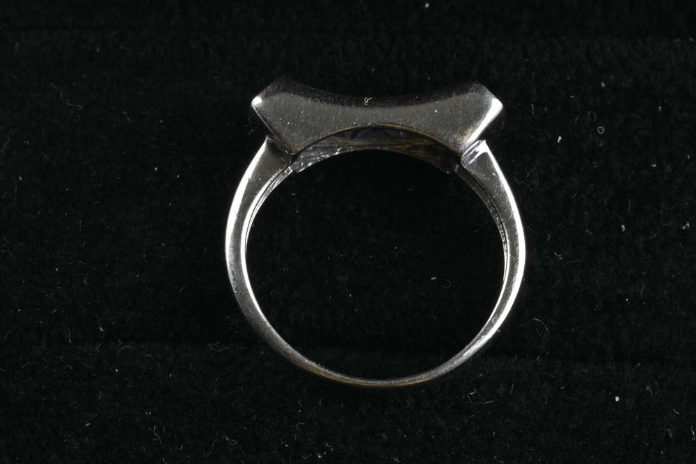 Златен Пръстен Бяло Злато 750 с Аметисти и брилянти размер 52