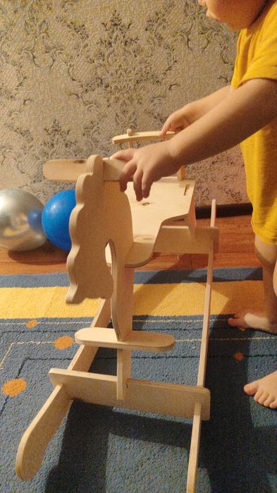 Продам детскую качалку лошадку