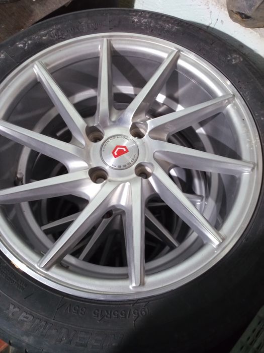 Титановый диска .