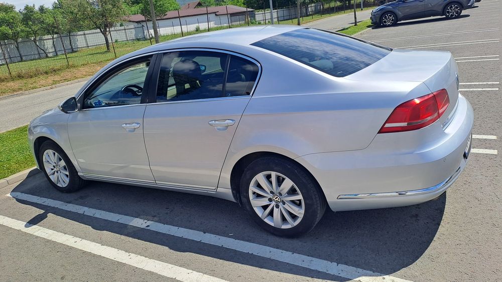 Vând Volkswagen Passat