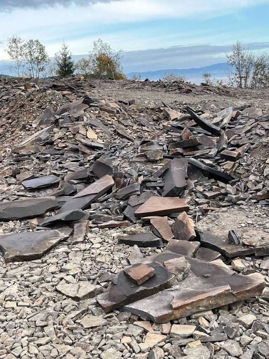 Cariera de piatra bazaltica,5 ha,cu permis de exploatare - ANRM