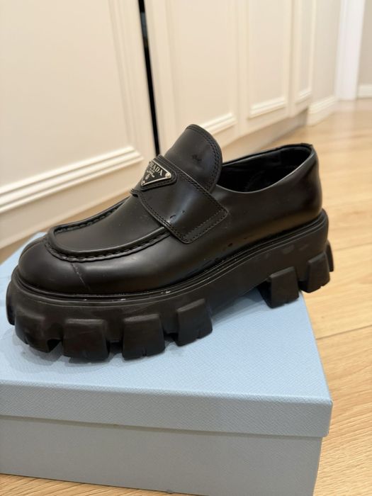 Продам лоферы женские