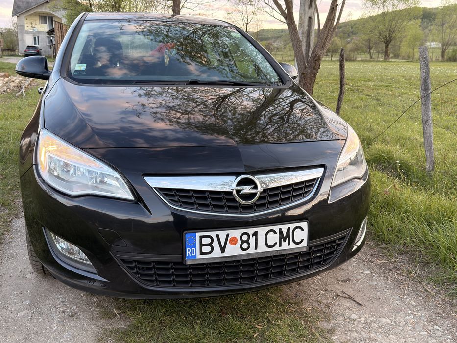 OPEL Astra 2011 — imagine 4