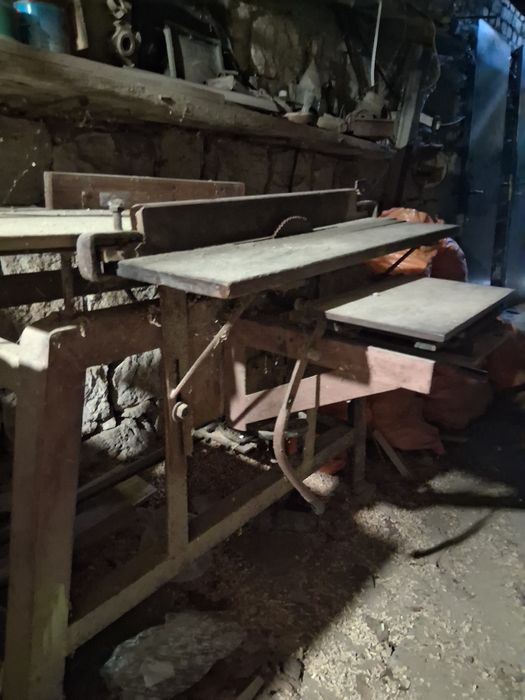Продавам абрихт в отлично състояние.