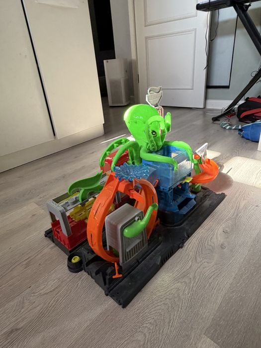 Автомойка Hot Wheels с осьминогом