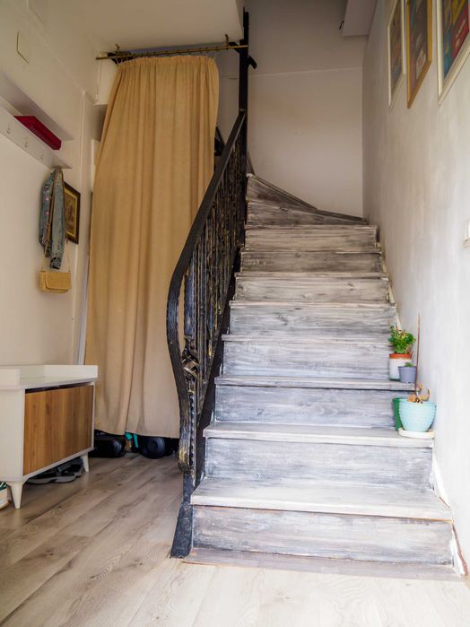 Apartament la casa central, 3 camere si curte privata