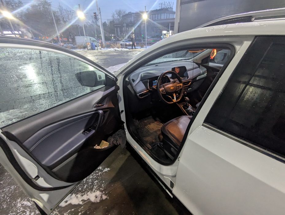 Chevrolet Tracker 2, 2023 Premier, 20700km