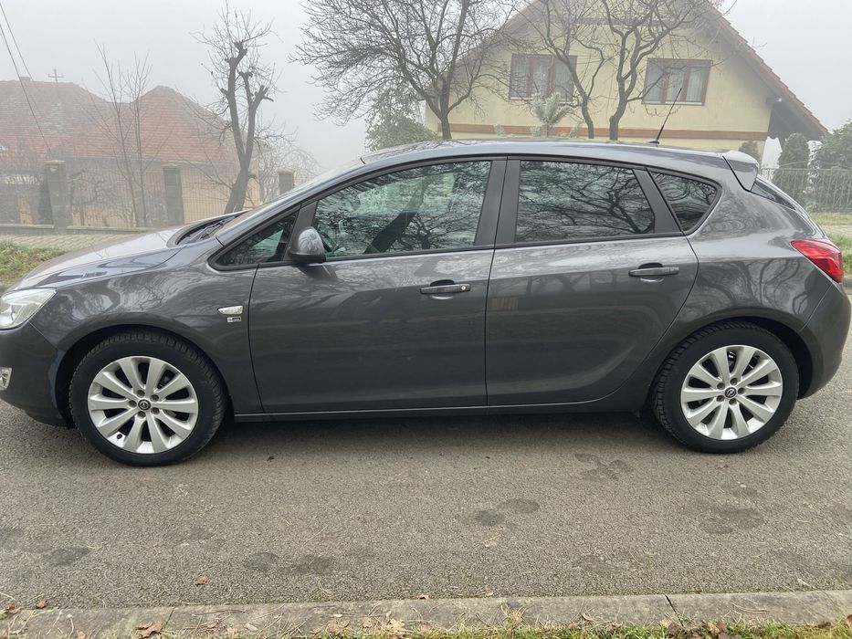 Opel Astra J  1.4 Turbo 2012