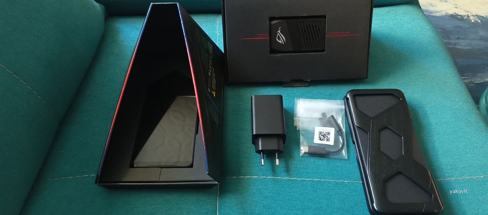 Asus Rog Phone 3 5G 8Gb Ram 256Gb пълен комплект