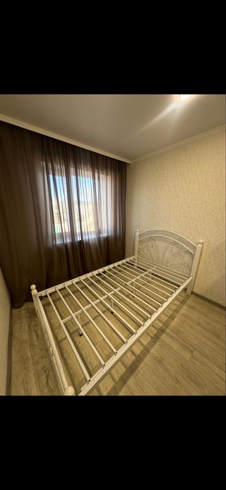 Кровать с матрасом