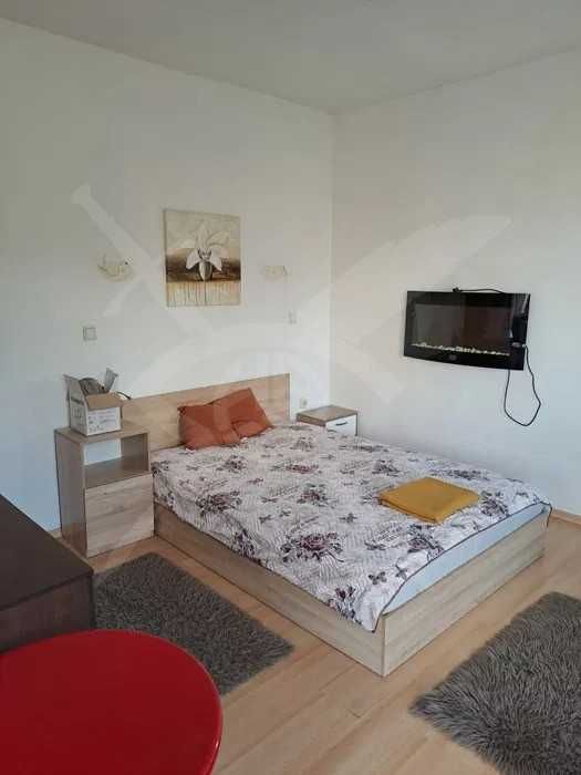 Дава се под наем Едностаен апартамент в Варна, Център - 40 кв.м за 350 € - Снимка #1