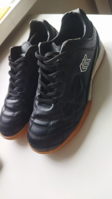 Сороконожки, кроссовки для футбола