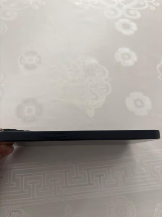 Айфон 13 midnight 128гб коробка есть.