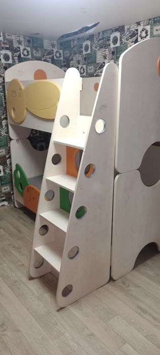 Кровать детская двухярусная