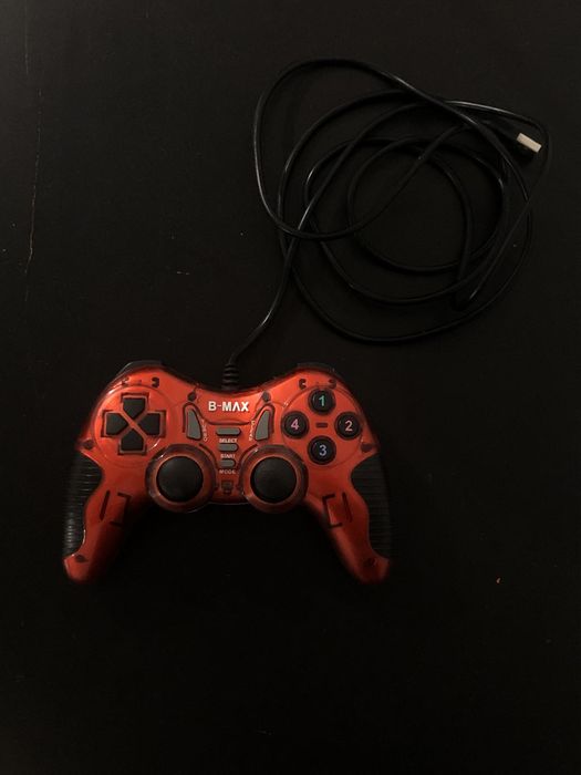 Продаю игровой джойстик с USB кабелью.В-MAX