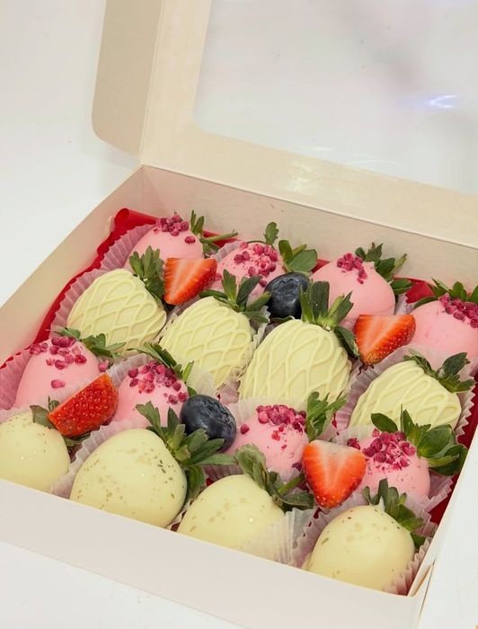 Клубника в шокодаде