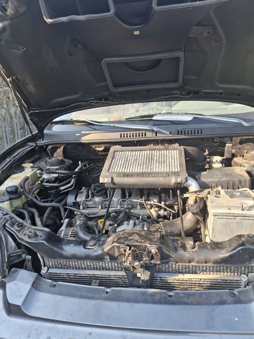 Vând pentru dezmebrari hyundai santa fe 1 2004 motor dizel 2l