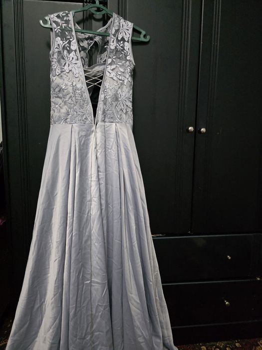 Выпускное платье сшитое под заказ, одето один раз