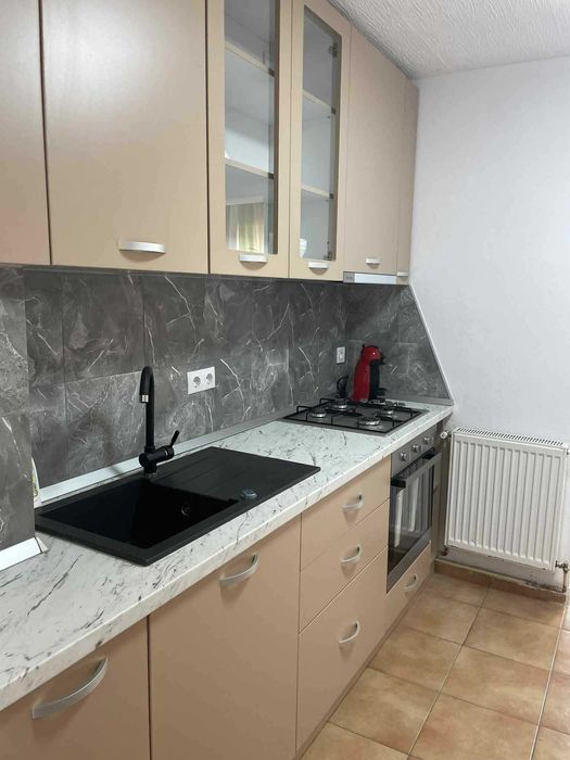 Inchiriez apartament decomandat in Sibiu Terezian