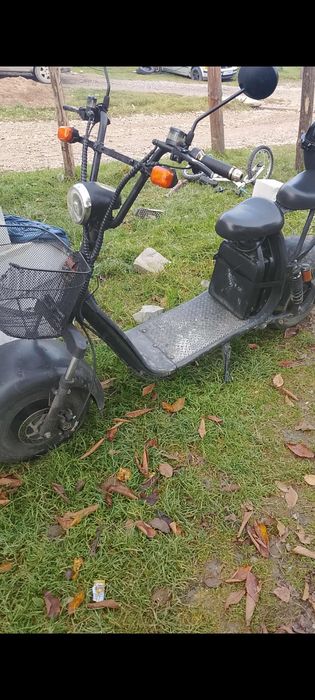 Vând scuter electric două baterii funcționale