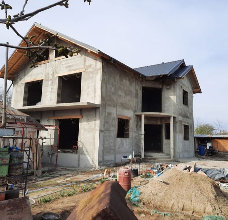 Tencuială clasică mecanizată [ NISIP+ CIMENT+VAR]  Aplicare