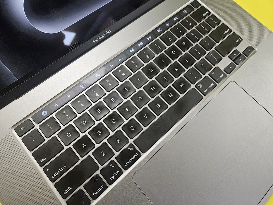 Macbook Pro Touchbar