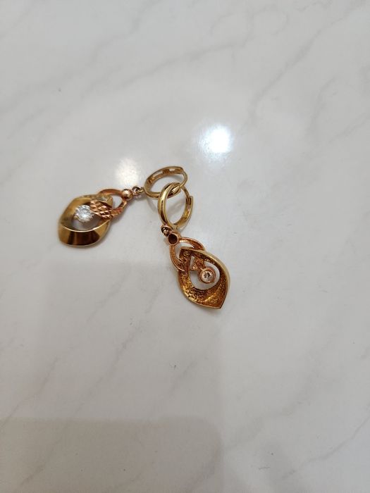 Серьги золотые в хорошем состоянии