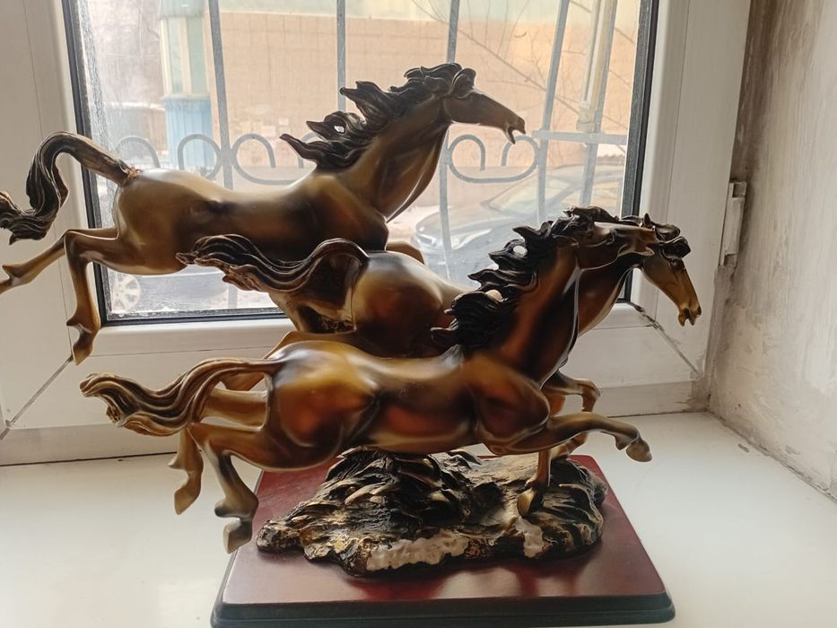 Продам сувениры лошади